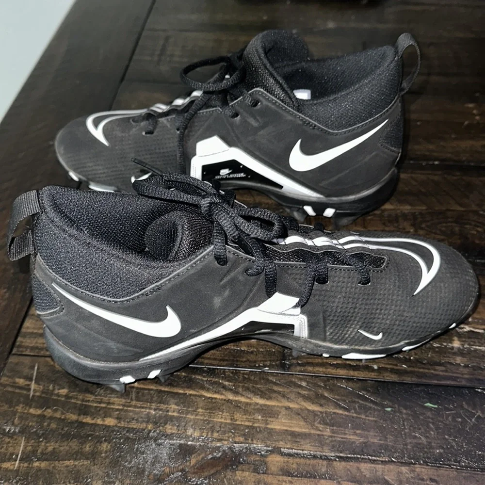 Nike Kids' Alpha Menace 3 Shark Mid Football Cleats - Picture 7 of 9